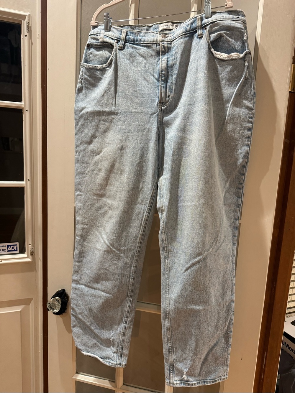 Abercrombie & Fitch The 90s Straight Ultra High Rise